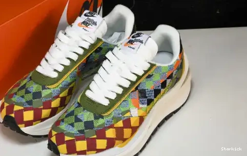 sacai  “Green DR5209-300 Vaporwaffle Woven Gusto” Nike 0526